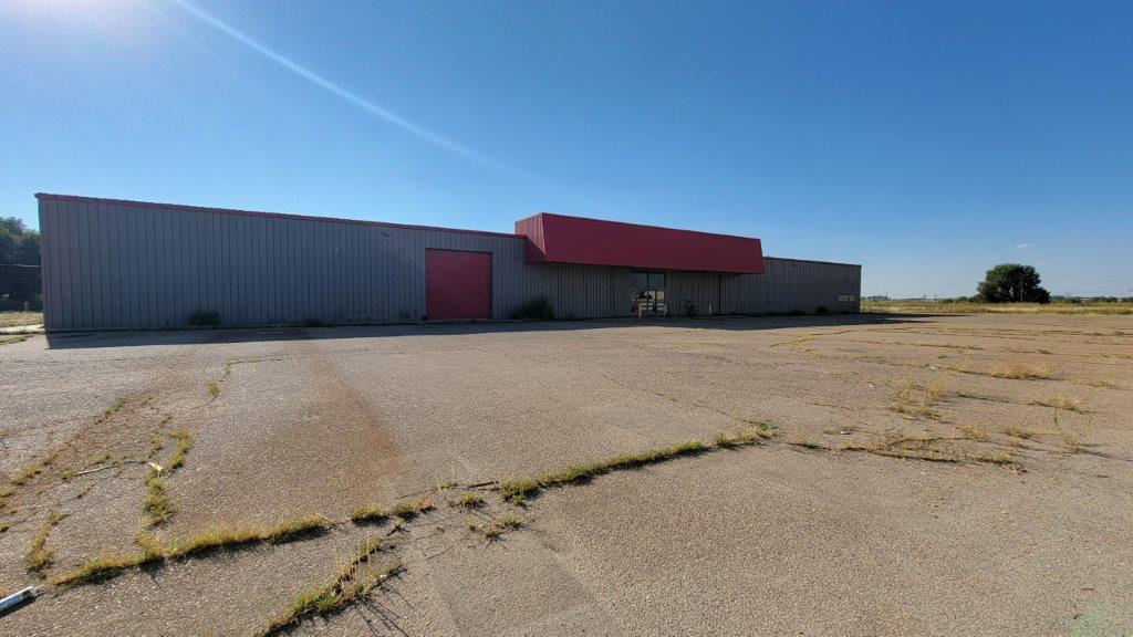 New Commercial Property Listing at 701 N Main, Lamar!