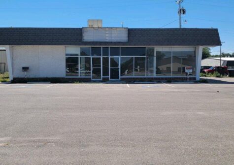 Retail/Office/Restaurant Space Property For Sale in Lamar!