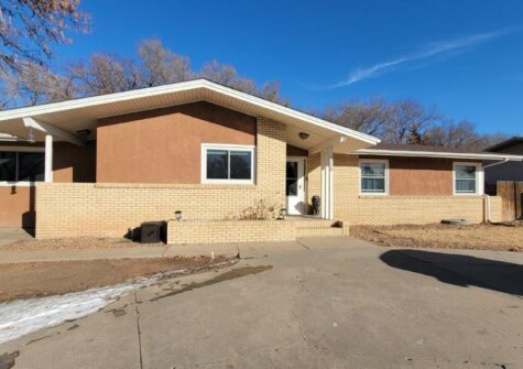 New Listing in Willow Valley!!