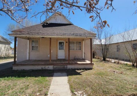 Listing on North 9th St in Lamar!