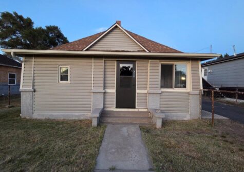 Home for Sale! Entry Level or Investment Property