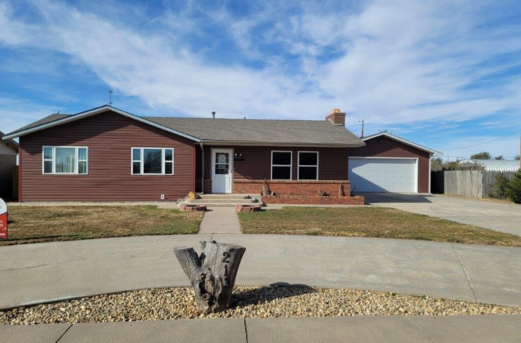 213 S Kansas St Walsh