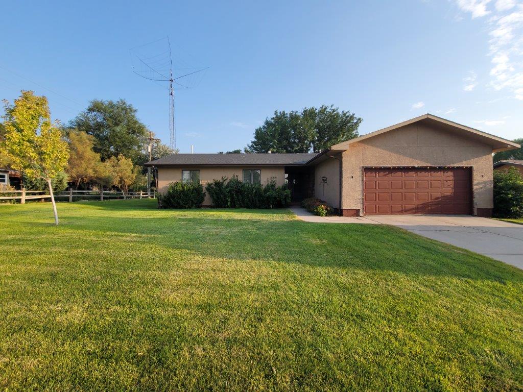 New Listing for 302 Willow Creek, Beautiful Home, Beautiful Location!