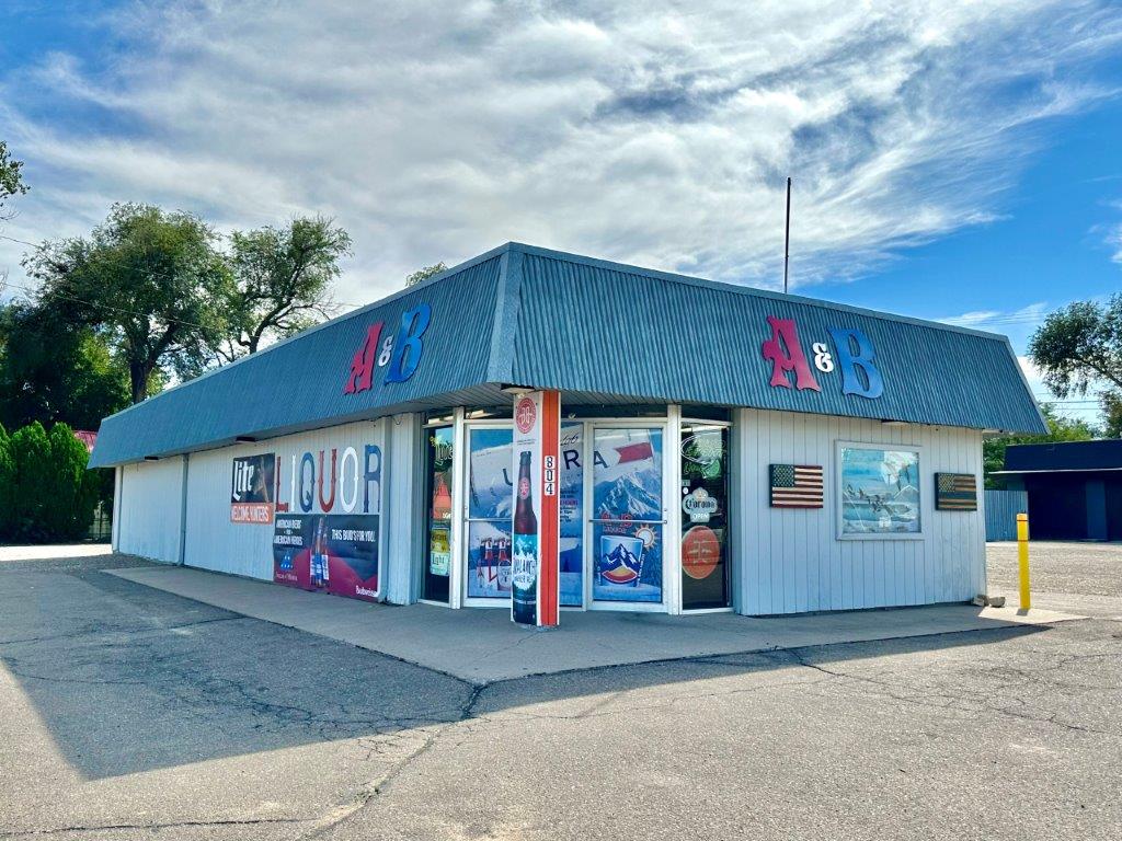 Commercial Property with Excellent Income Stream Now Available!